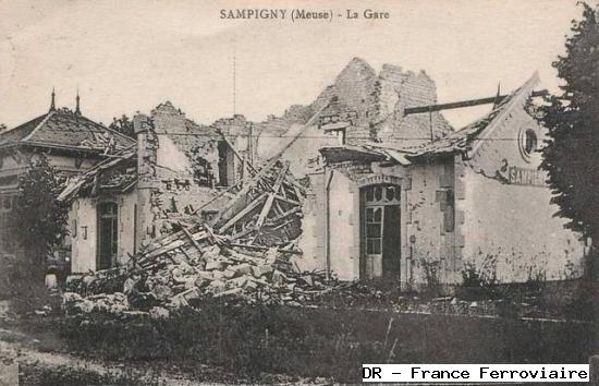 CPA LEROUVILLE Maison bombardée par les Allemands 55 