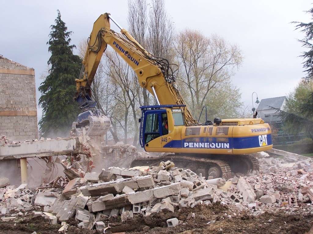 DEMOLITION EXCAVATORS IN FRANCE - Page 2 - The Classic Machinery Network